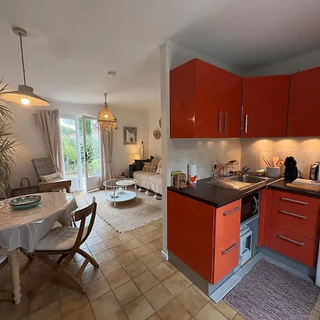 בית נופש Maison Raphael *